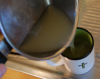 How to Make Your Own Meat Stock and Bone Broth - Mug